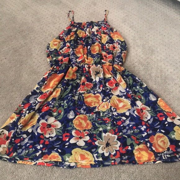 Dresses & Skirts - Floral Dress